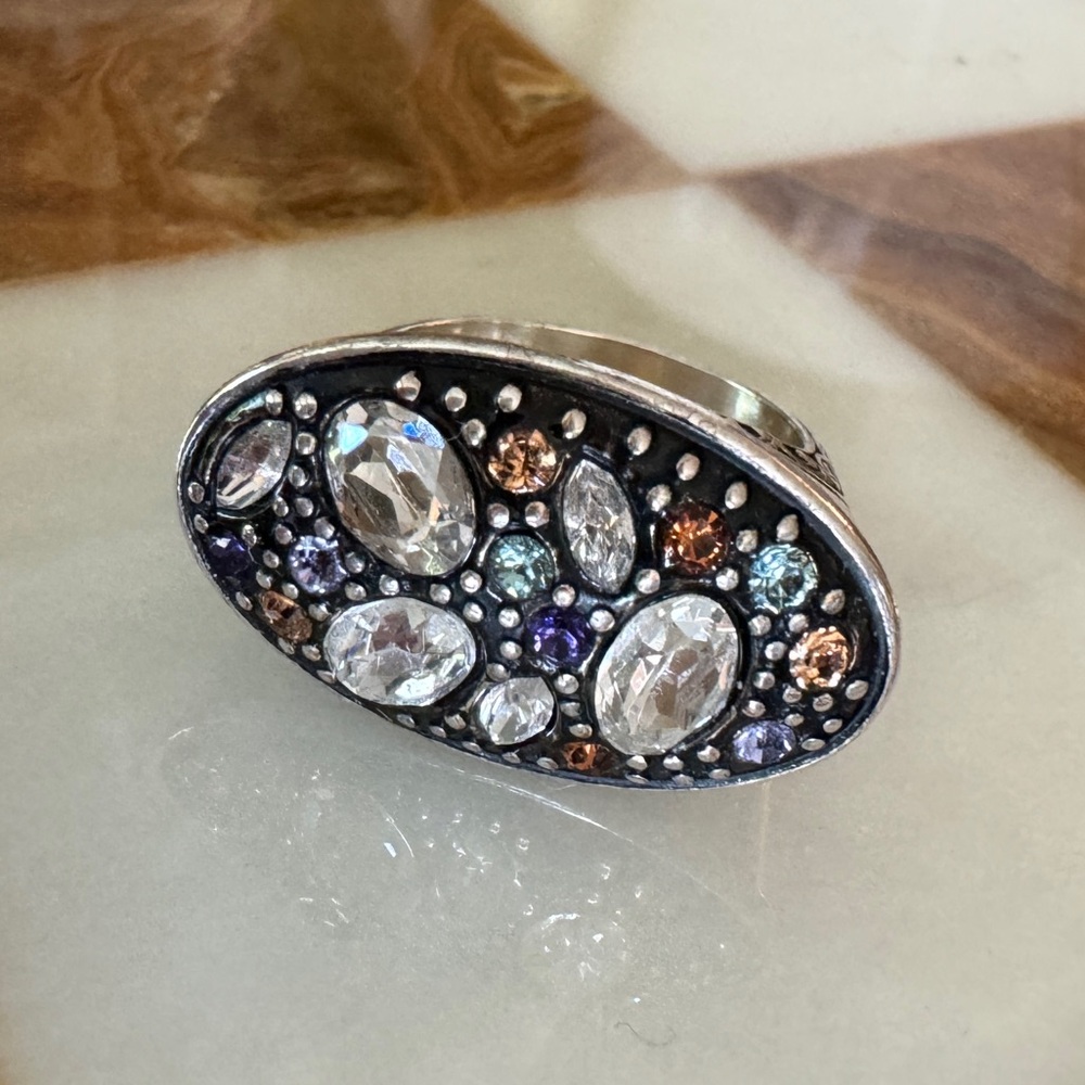 Brighton, pedestal of crystals ring